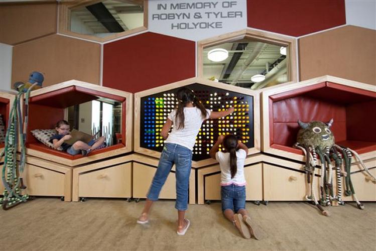 The Kids Wall at Lied Scottsbluff Public Library; Leo A. Daly, architect