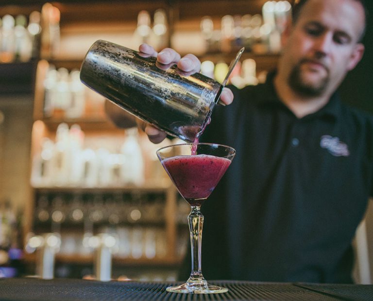 Enbar cocktail lounge