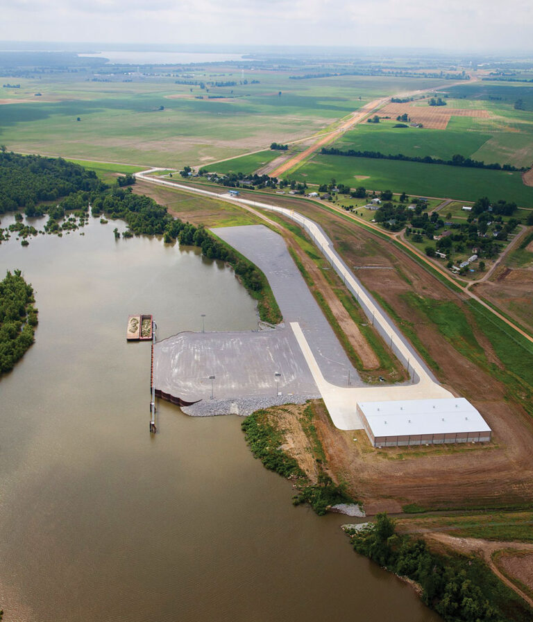 The nearly 350-acre Lake County Industrial Site offers access to Port of Cates Landing in Tennessee.