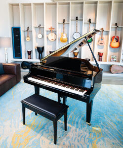 Worldwide Stages in Spring Hill provides a variety of gathering areas and studios designed to foster engagement and creativity.