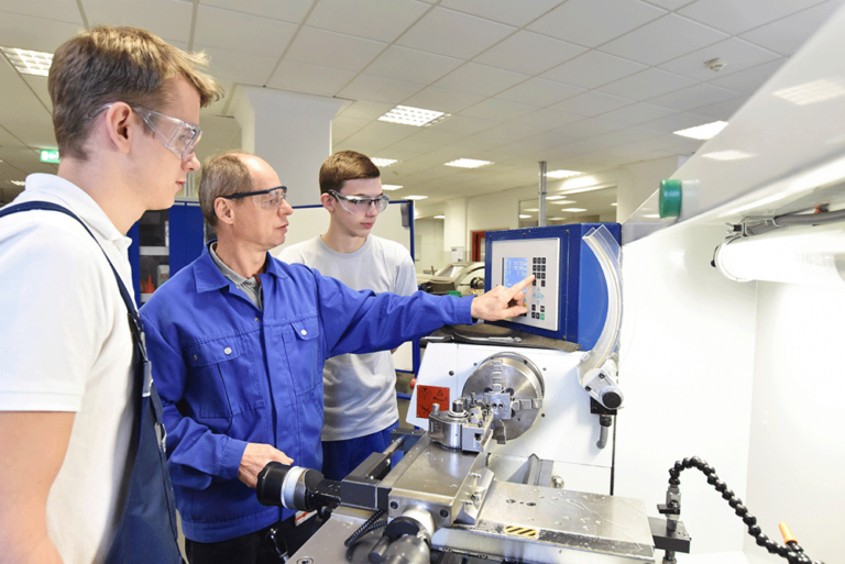 iStock.com/industryview